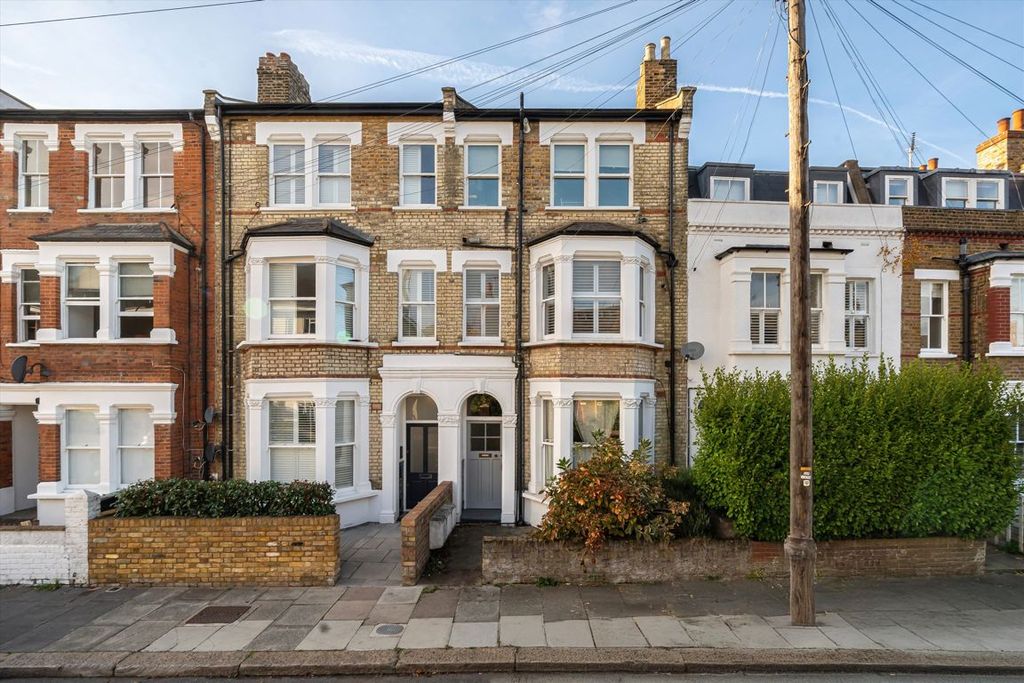 Property photo 1 of 6