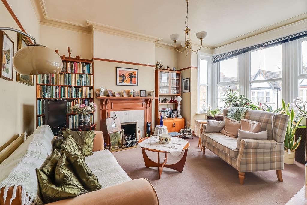 Property photo 2 of 25 Lounge