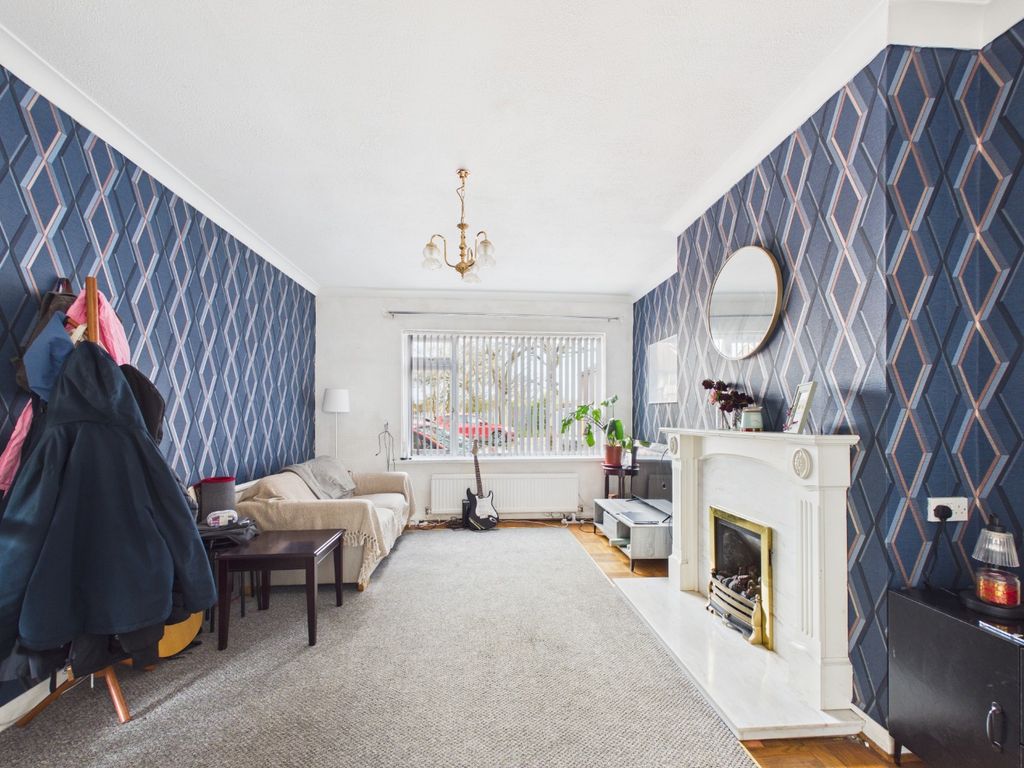 Property photo 2 of 14 4861063