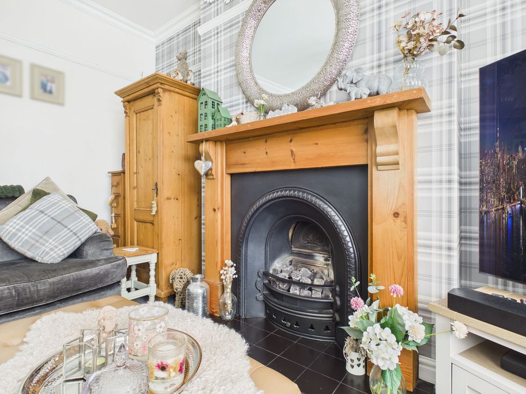 Property photo 3 of 27