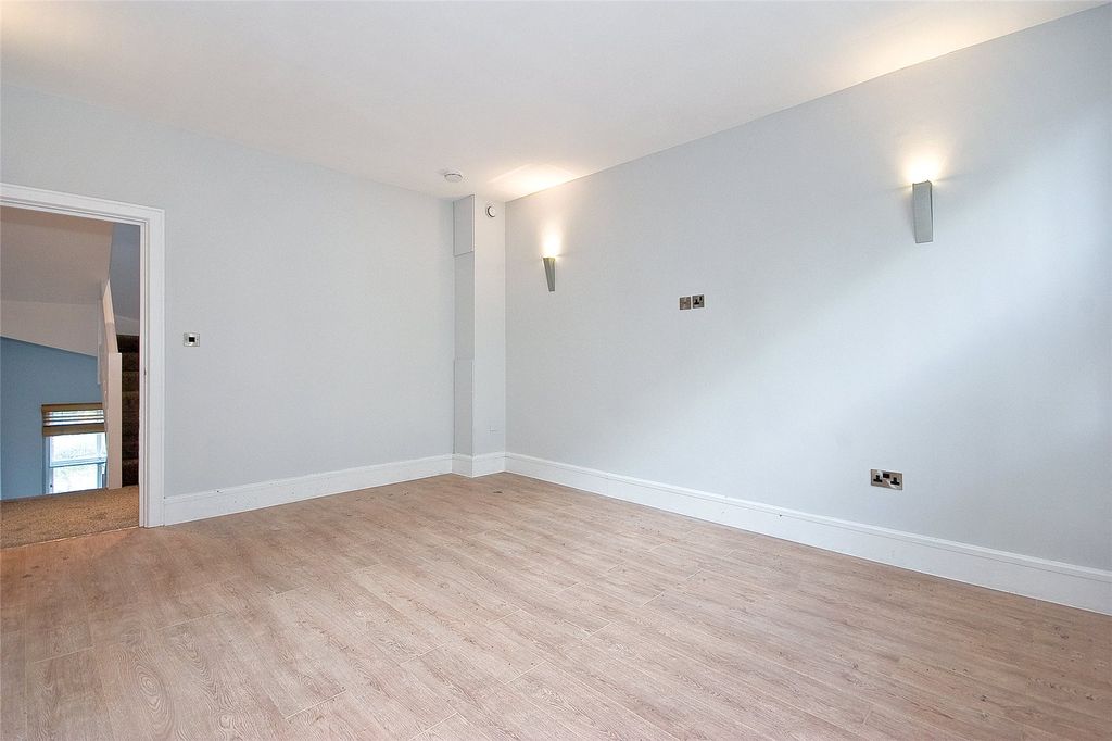 Property photo 3 of 8 Picture No. 08