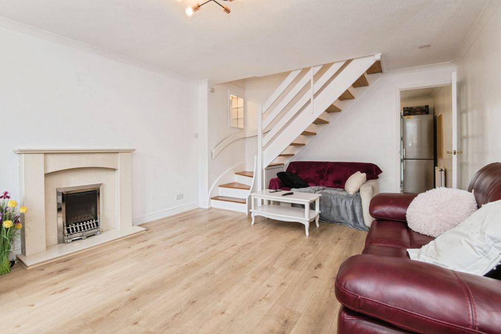 Property photo 2 of 16 Living Room