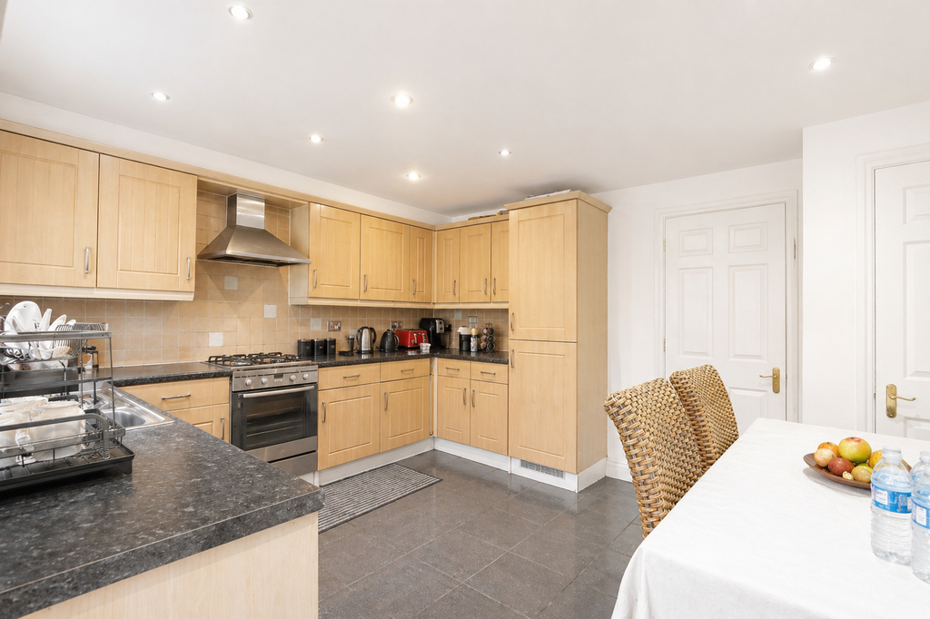 Property photo 2 of 14 Picture No. 04