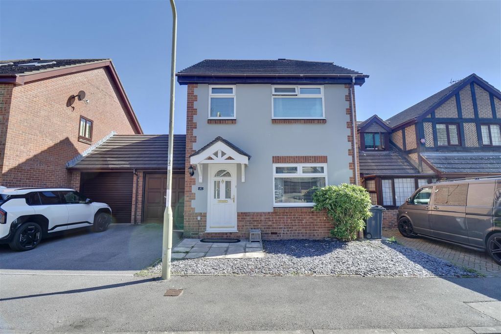 Property photo 1 of 22 645C6CD4-95De-4Daa-909D-6920D28452B3_1_201_A.Jpeg
