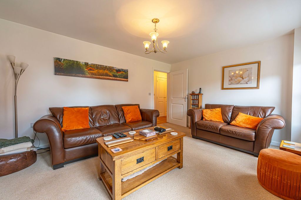 Property photo 3 of 44