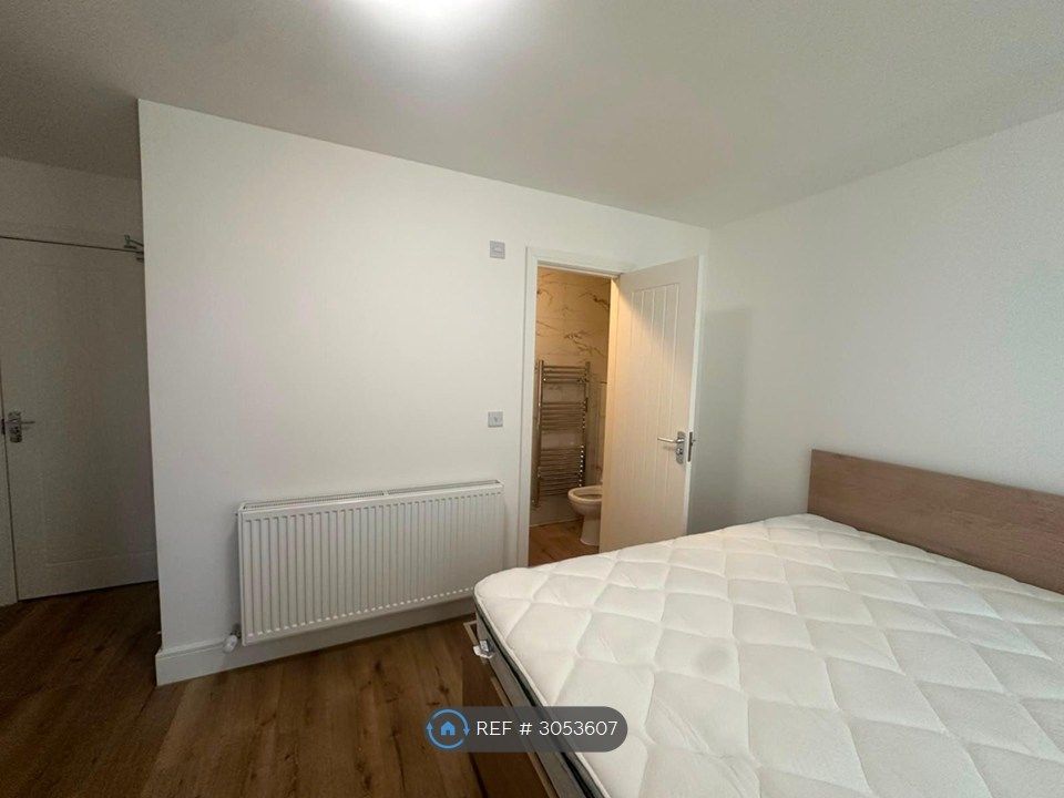 Property photo 2 of 31