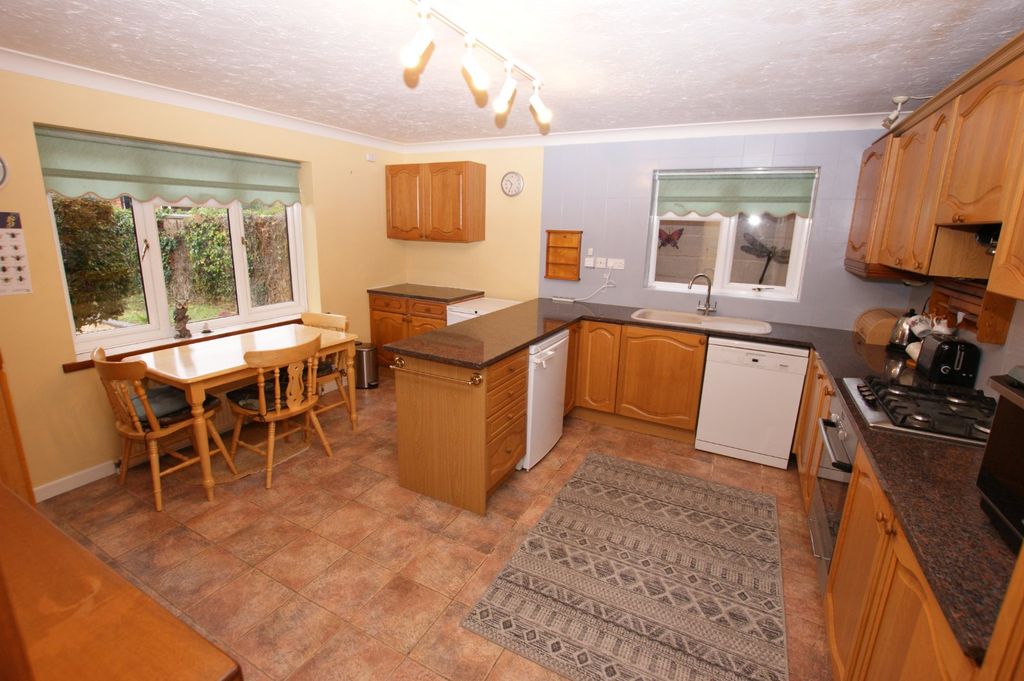 Property photo 2 of 12 Picture No. 17