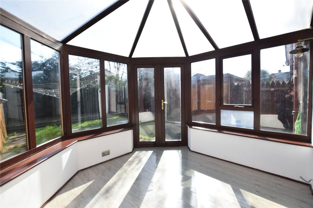 Property photo 2 of 12 Picture No. 33