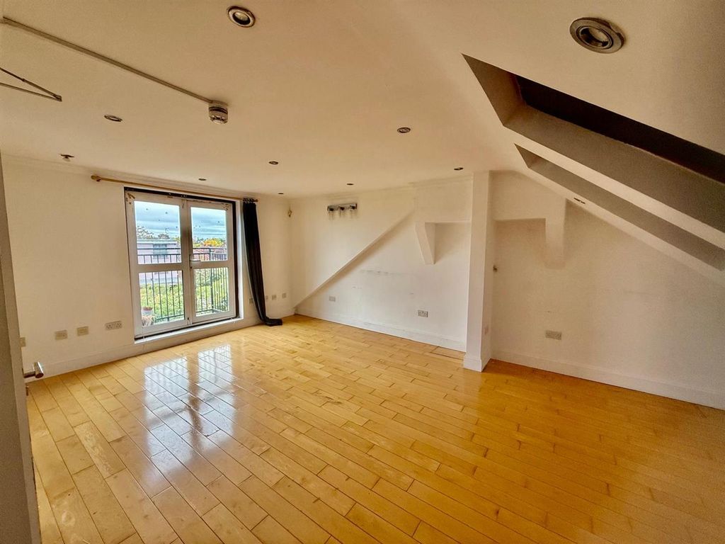 Property photo 3 of 22 Img-20251015-Wa0043.Jpg