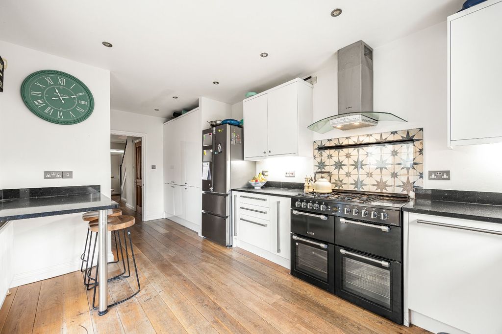 Property photo 3 of 17 Picture No. 02