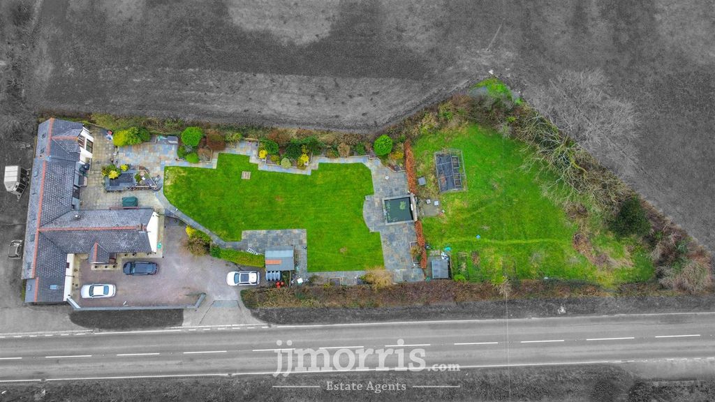 Property photo 2 of 55 1E480716-2122-461F-9F42-6A2A019DC37D.Jpg