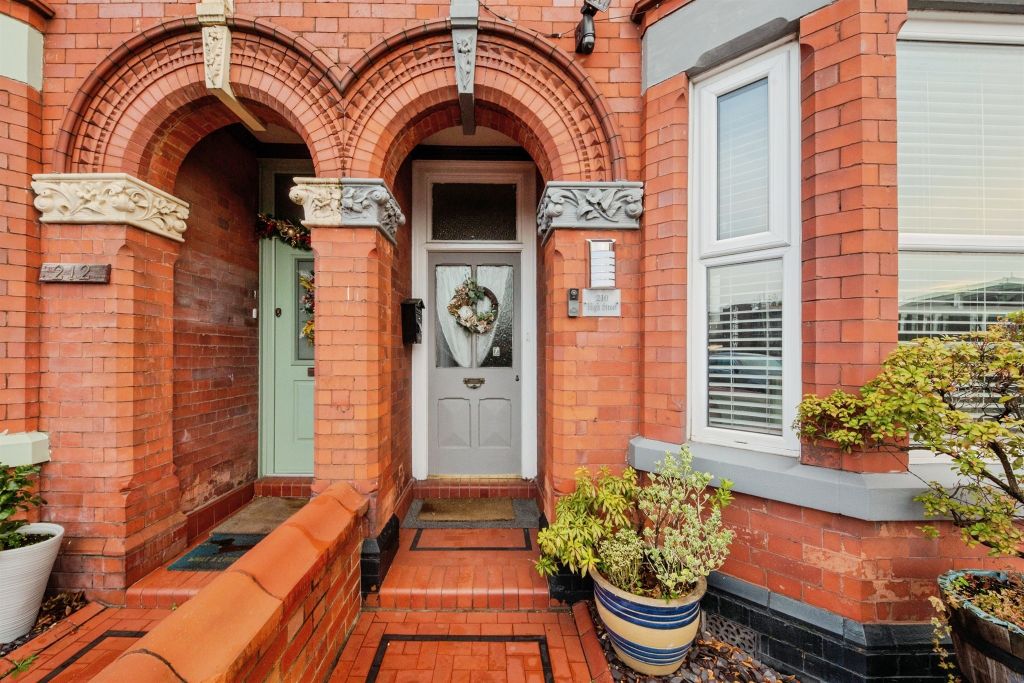 Property photo 2 of 18