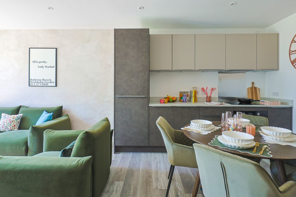 Property photo 3 of 19 Northwick Parkside