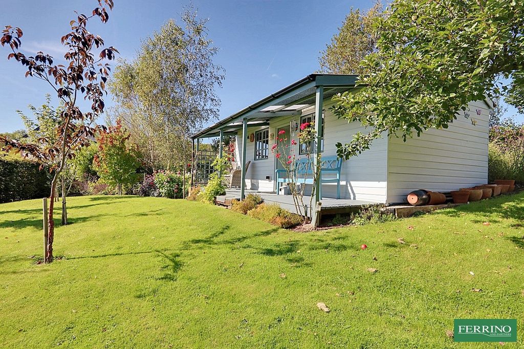Property photo 2 of 27 Summer House-Studio