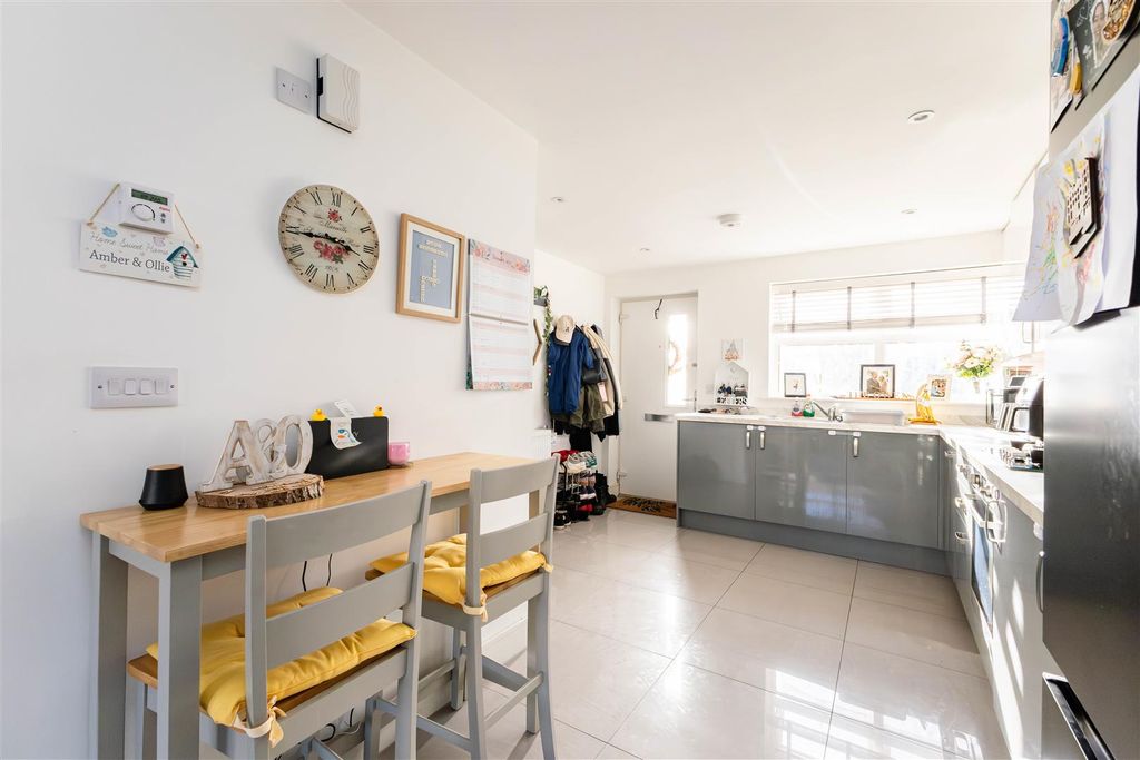 Property photo 3 of 18 Img_7971-2.Jpg