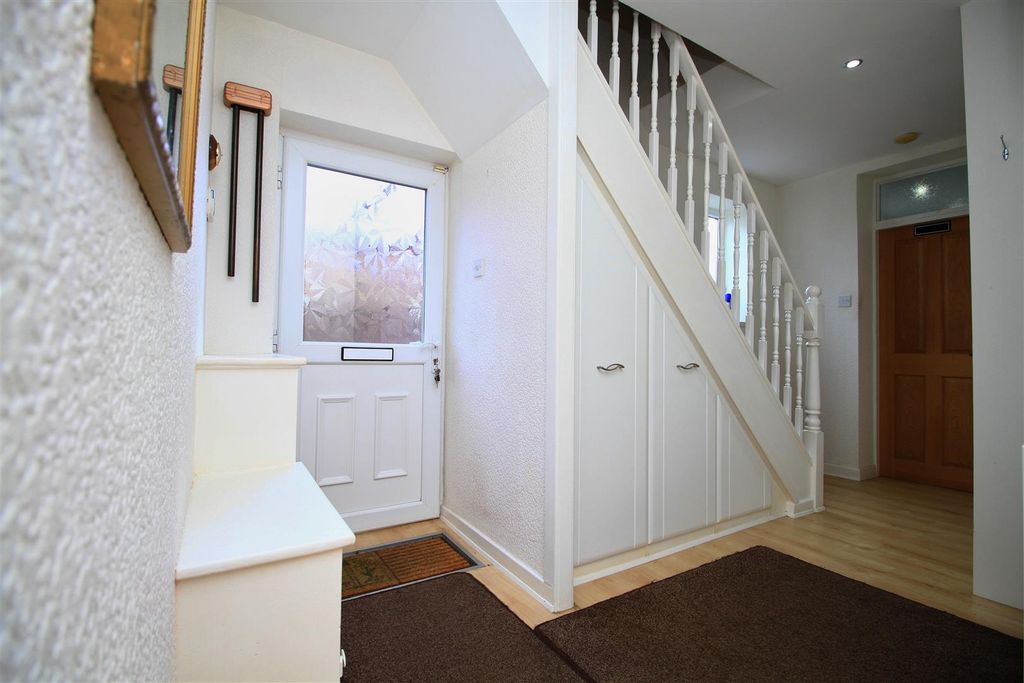 Property photo 2 of 13 Hallway .Jpg