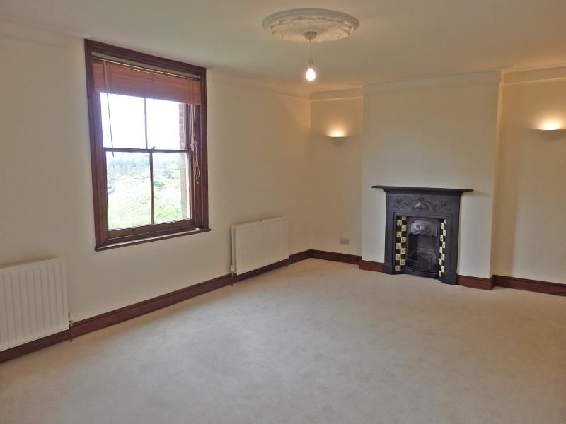 Property photo 3 of 6