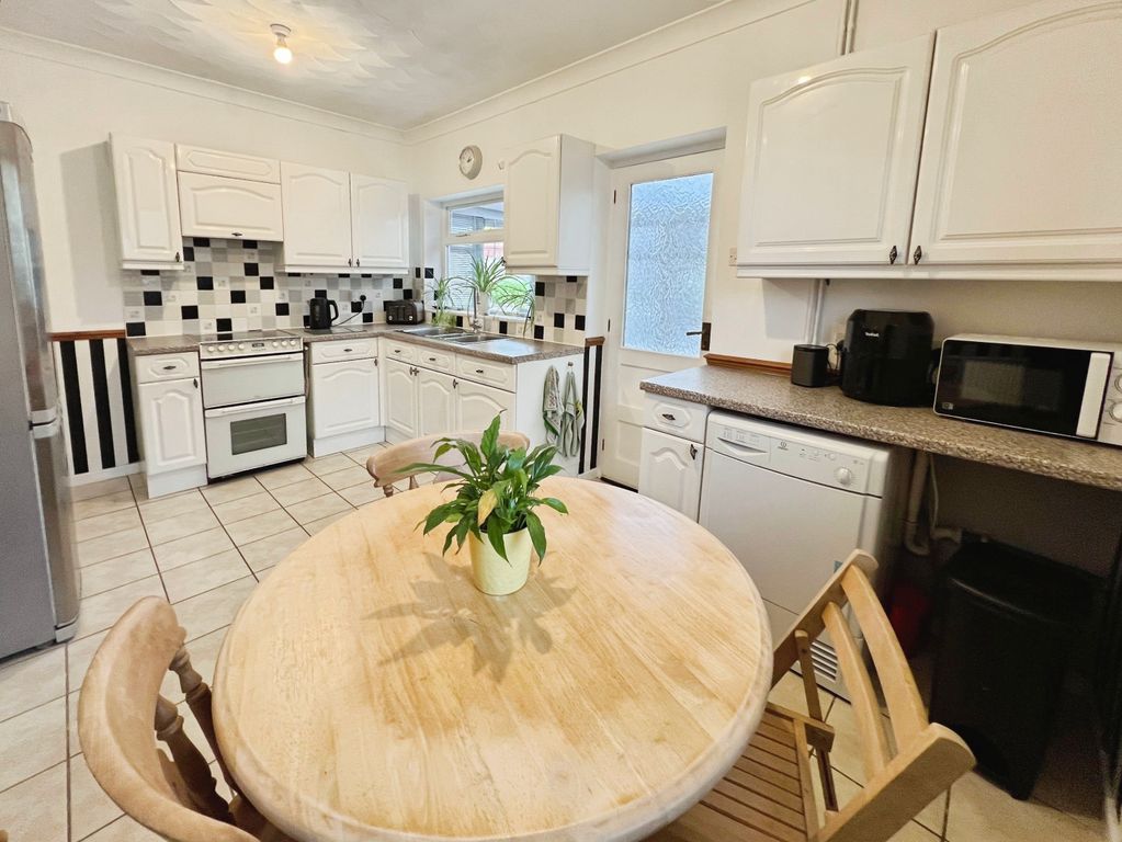 Property photo 3 of 20 Img_5932