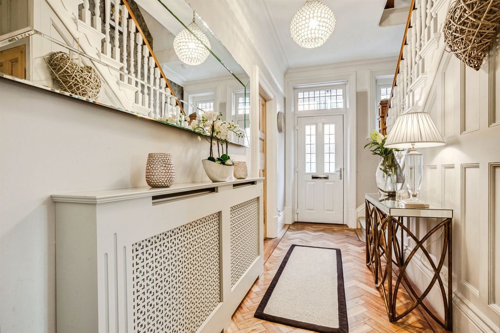 Property photo 3 of 20