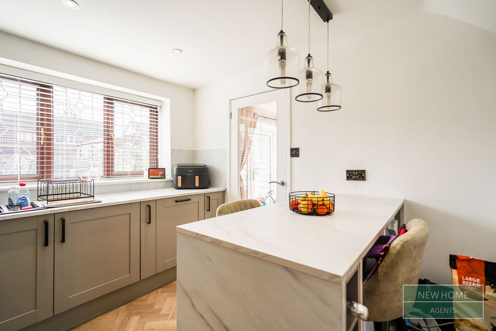 Property photo 2 of 17 Photo 1