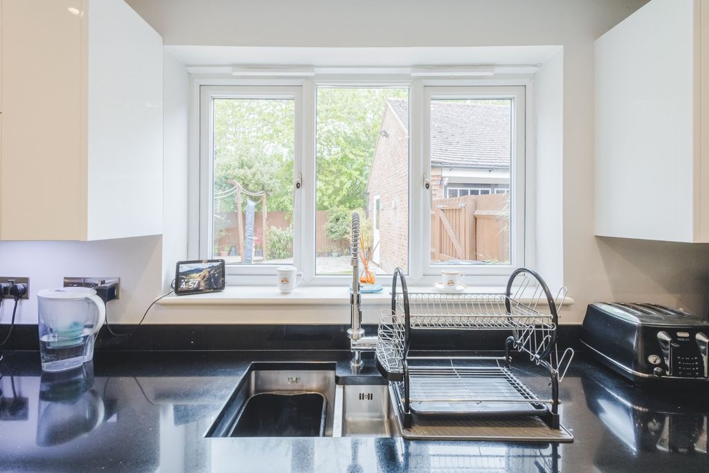 Property photo 3 of 40 4126805