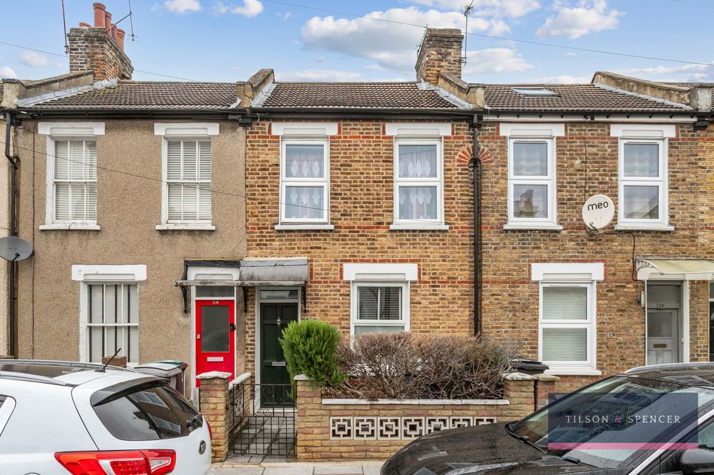 Property photo 1 of 19 1209202511_Tils_36 Poynton Road _N17 9Sp_015_Wm