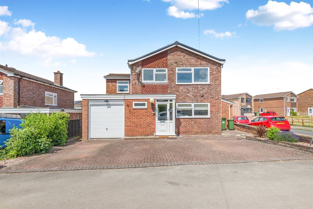 Property photo 1 of 31