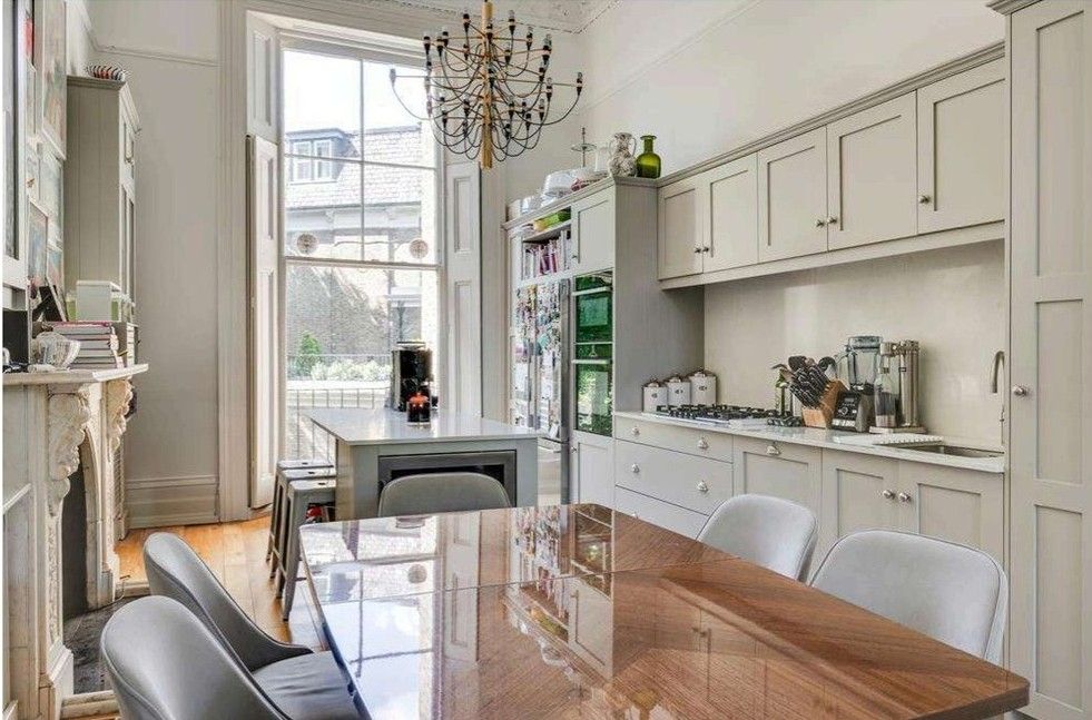 Property photo 2 of 27