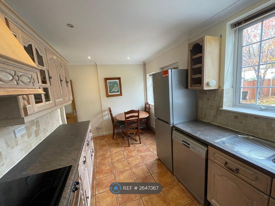 Property photo 3 of 11 Kitchen 2