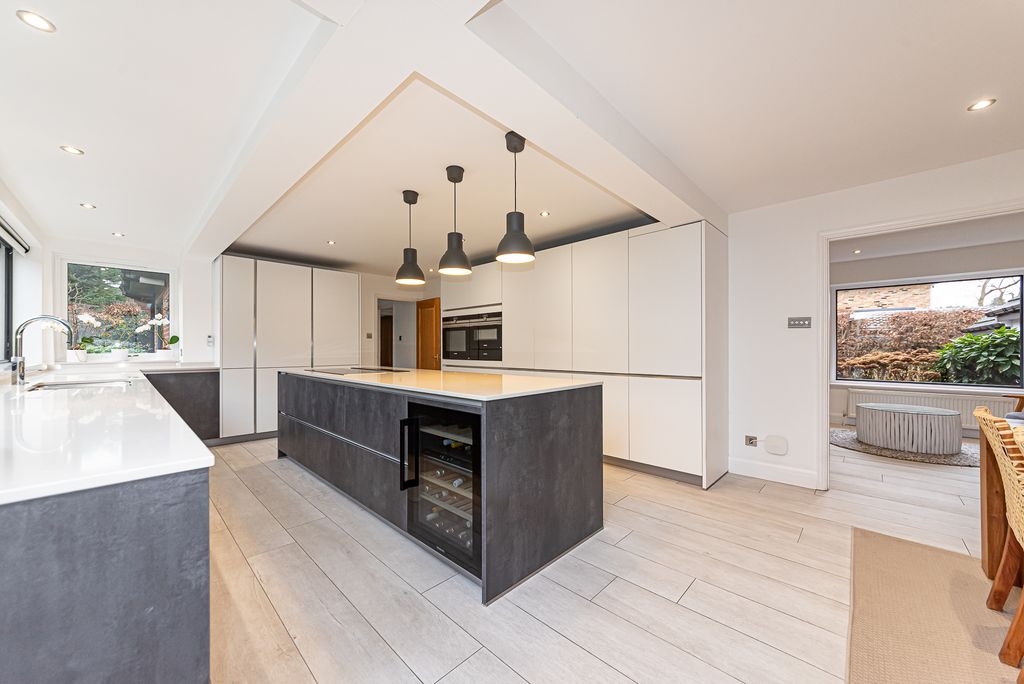 Property photo 3 of 26 Kitchen