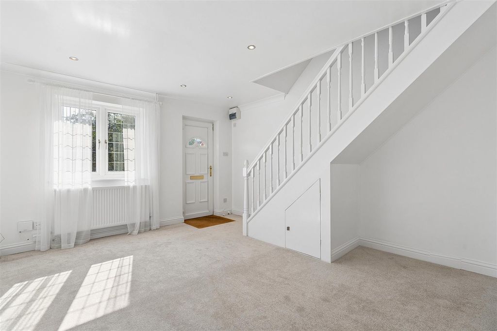 Property photo 2 of 10 B.Jpg