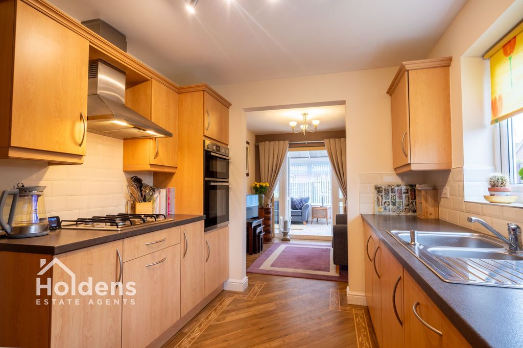 Property photo 3 of 26