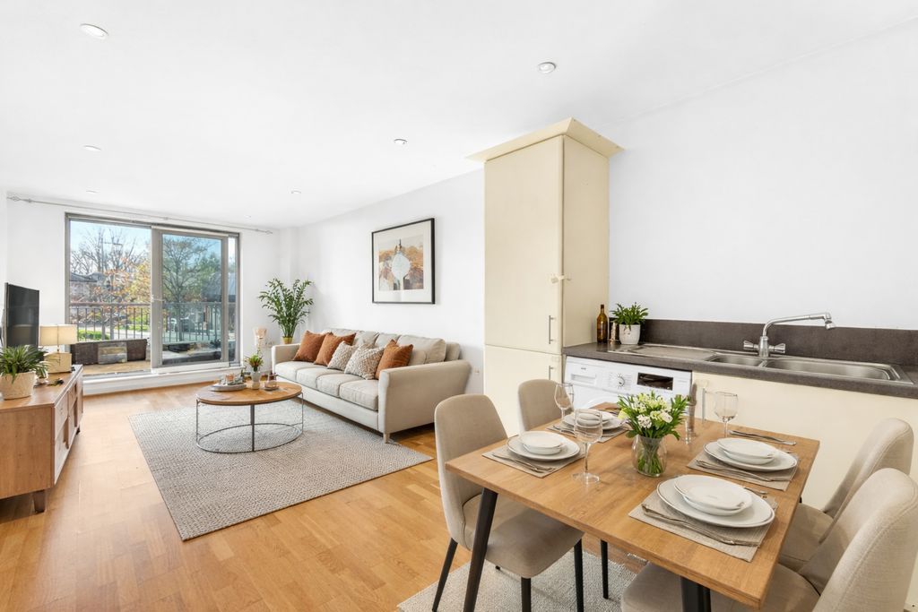 Property photo 3 of 16 Photo 17