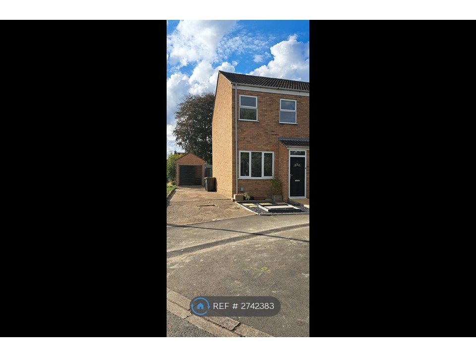 Property photo 2 of 12 Use Of Long Drive Way &amp; Garage