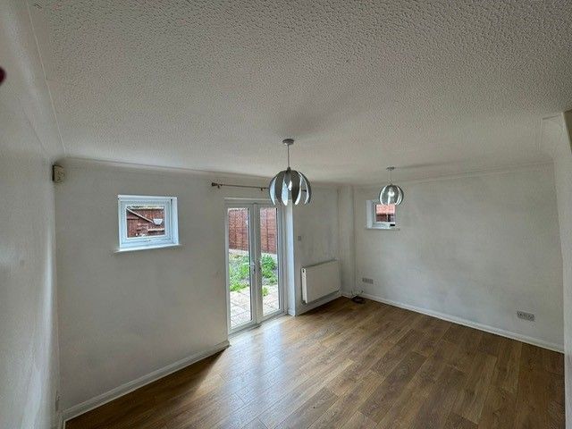 Property photo 2 of 7 Lounge