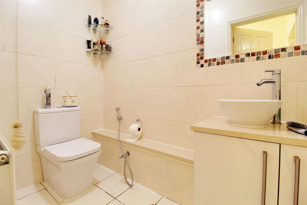 Additional image 14 of 5 bed detached house for saleMymms Drive, Brookmans Park AL9