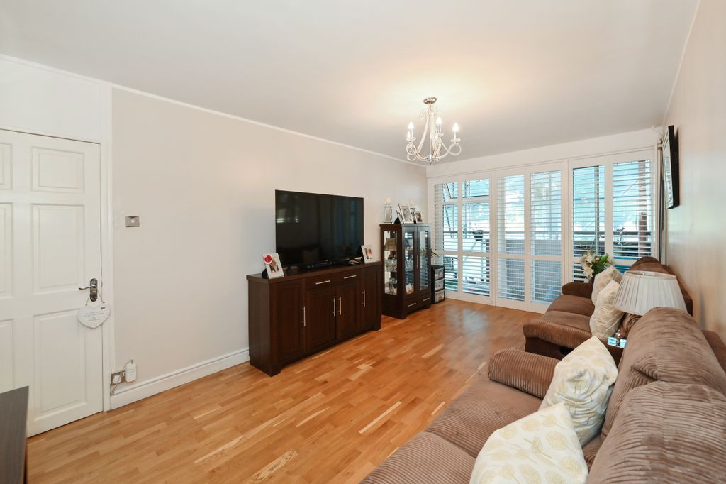 Property photo 3 of 11 Photo 11