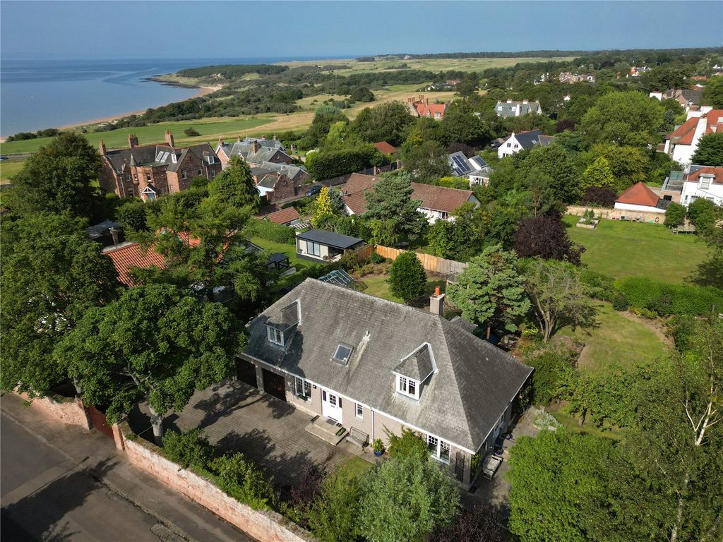 Property photo 2 of 24 Holm Lodge