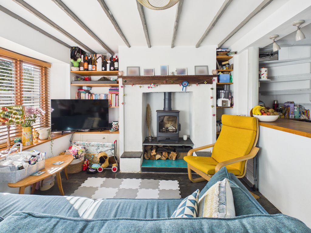 Property photo 2 of 17