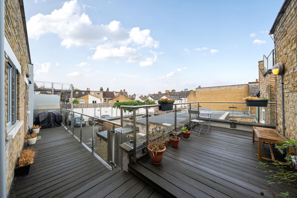 Property photo 2 of 15 1523048-4-1A0Aea7...