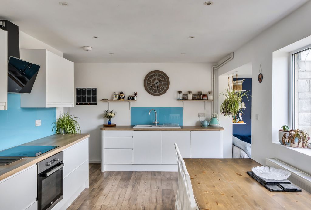 Property photo 2 of 19 1457132-10-69Fe30...