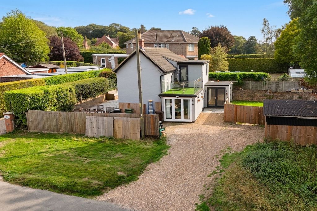 Property photo 2 of 30