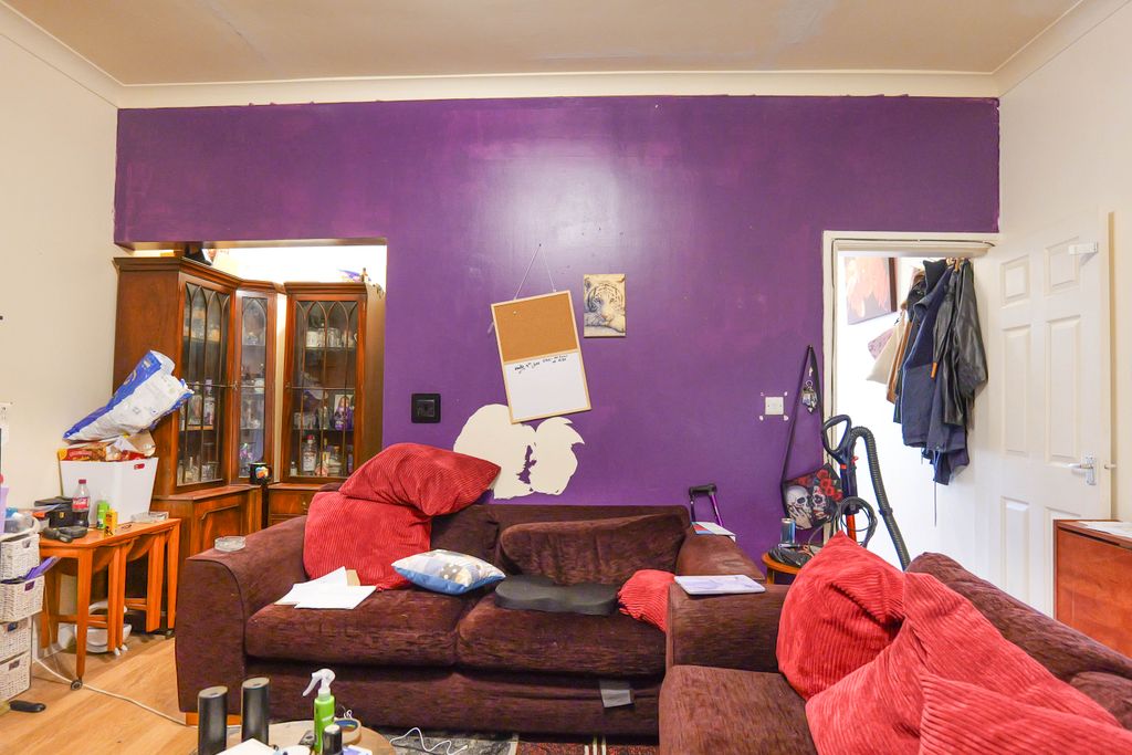 Property photo 3 of 28