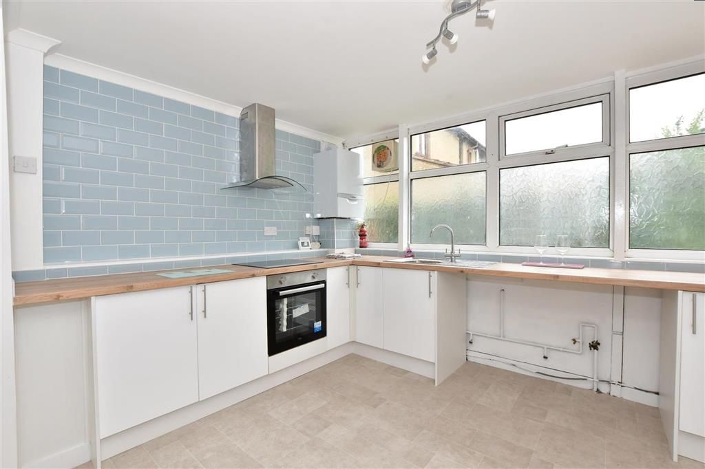 Property photo 2 of 12 Kitchen