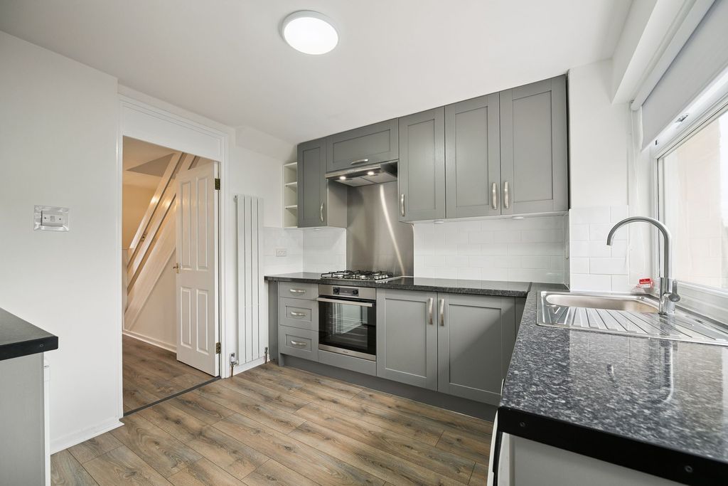 Property photo 3 of 16 Kitchen