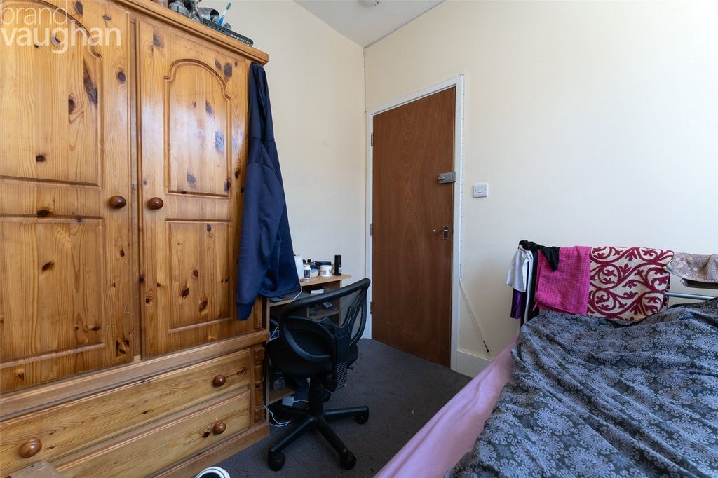 Property photo 2 of 9 Picture No. 10