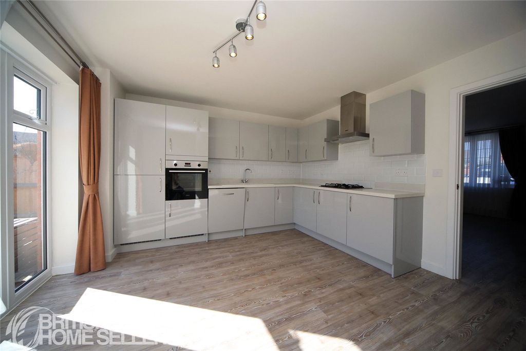 Property photo 2 of 19 Picture No. 10