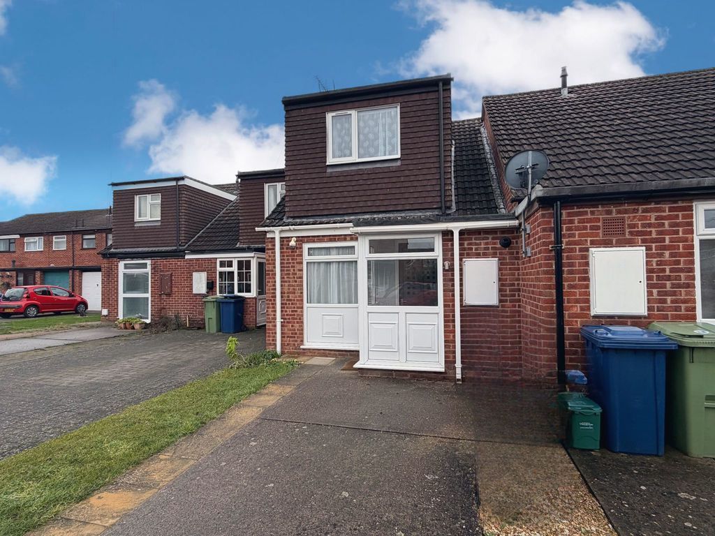 Property photo 1 of 8 Photo 5