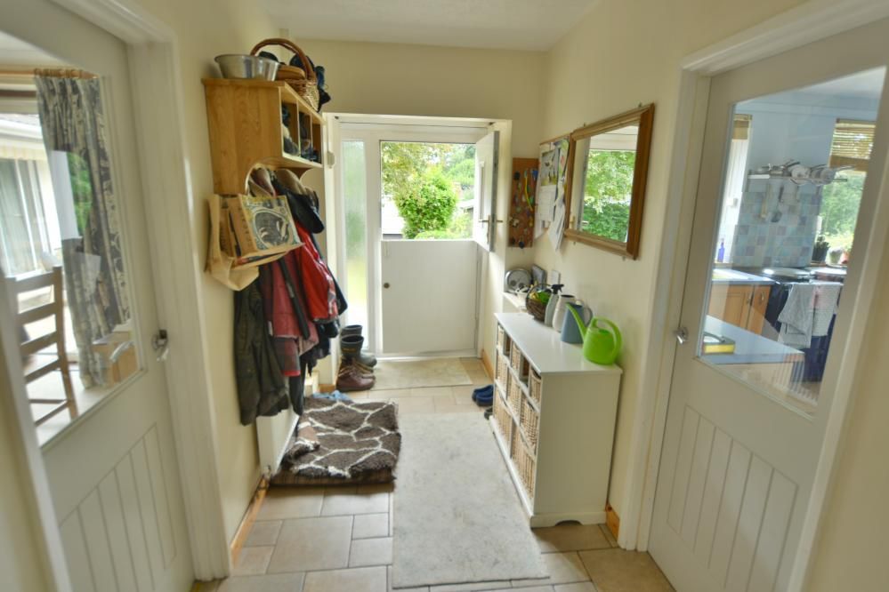 Property photo 2 of 32 Agents Notes