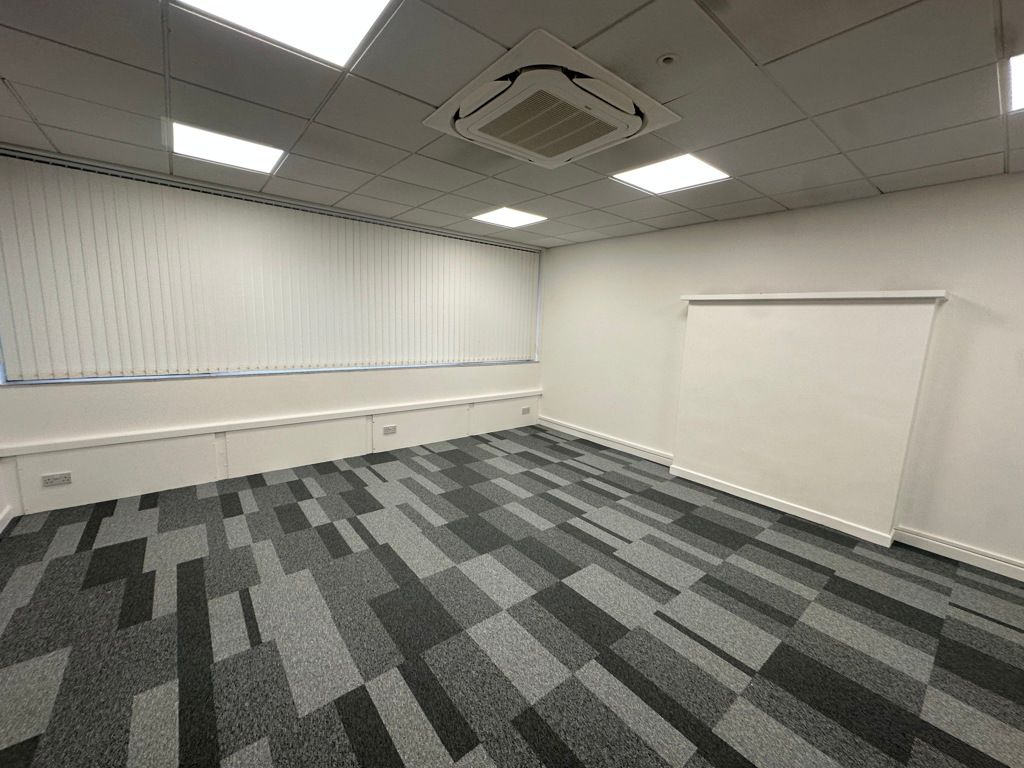 Property photo 2 of 9 Photo 13